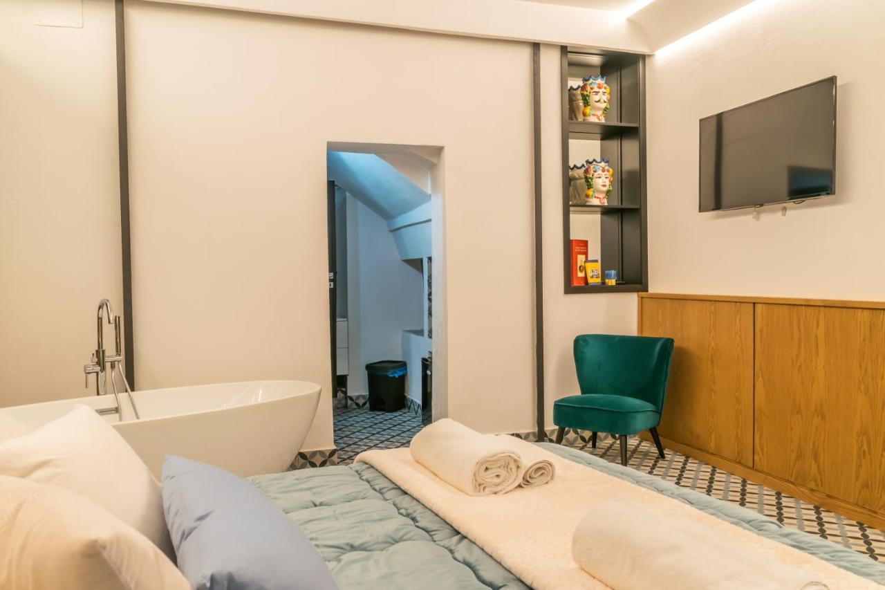Community Rooms & Wine 파바라 외부 사진